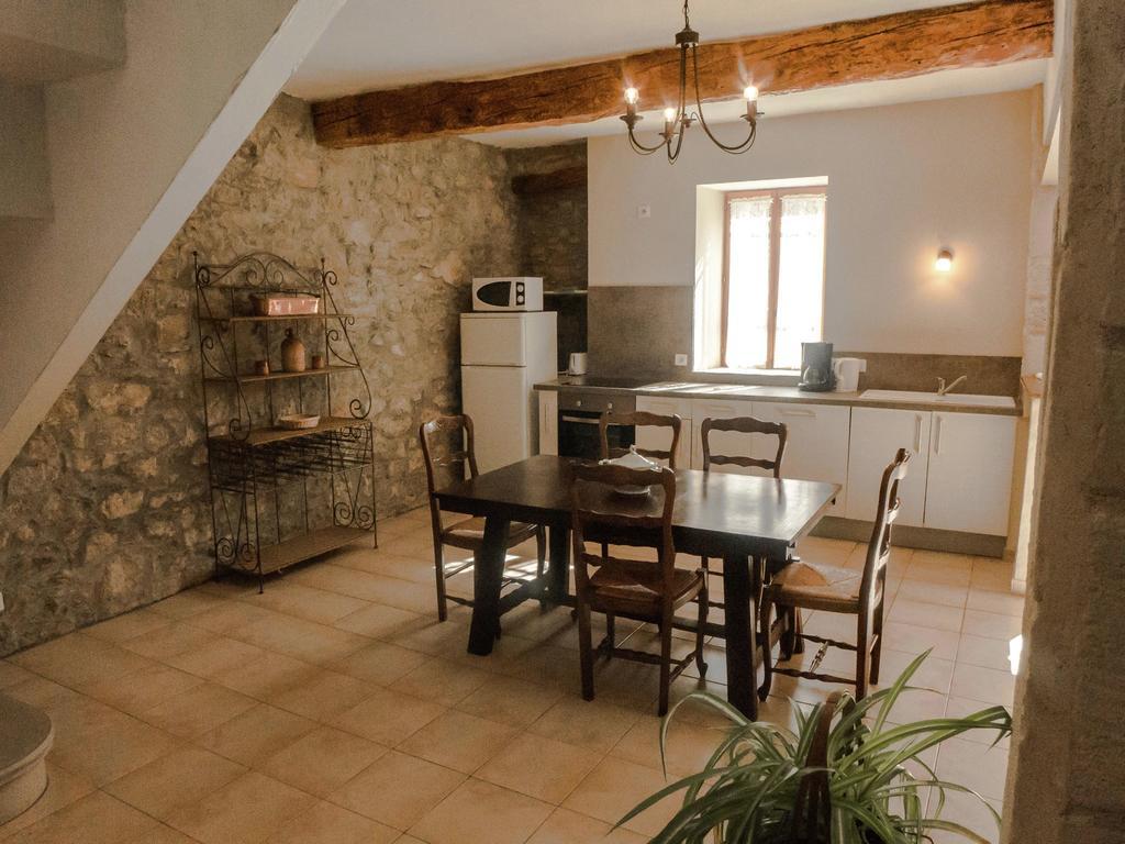 Cosy Holiday Home With Swimming Pool Montbrun-des-Corbières Exteriör bild